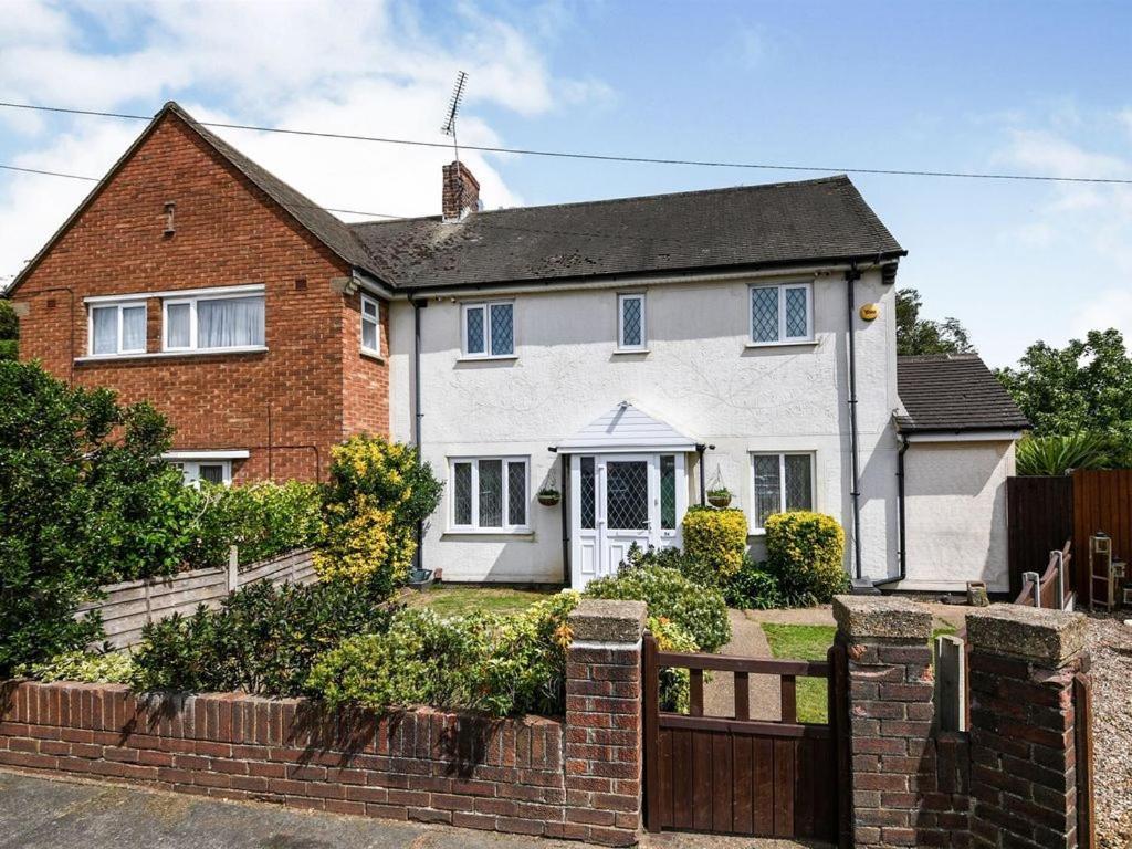 Specious 3Bed Property With Parking & Large Garden Aveley Exteriér fotografie
