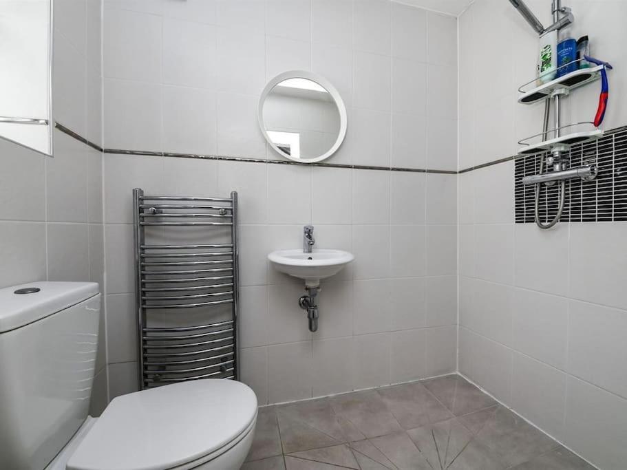 Specious 3Bed Property With Parking & Large Garden Aveley Exteriér fotografie